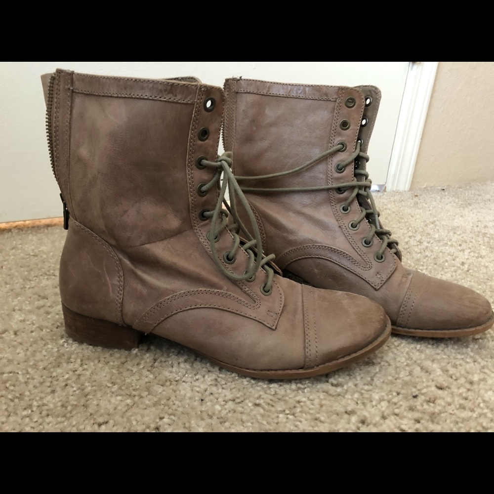 Combat boots